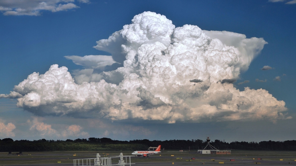 Atmospheric Turbulence: Thunderstorm Clouds - turbli