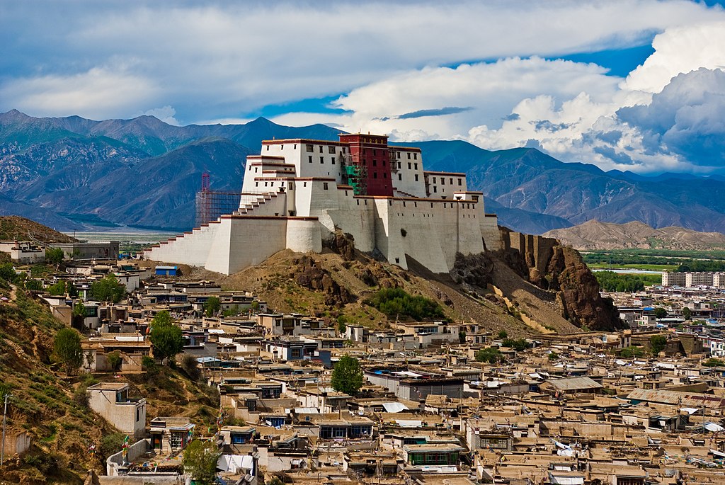view of shigatse city and the castle