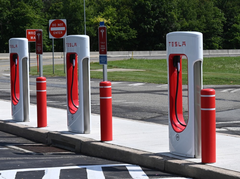 chanring stations for tesla cars